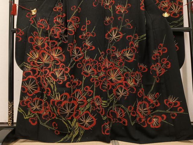 平和屋着物●豪華振袖 刺繍 ろうけつ染め 梅文 黒地 金彩 正絹 逸品 AABF8132ph