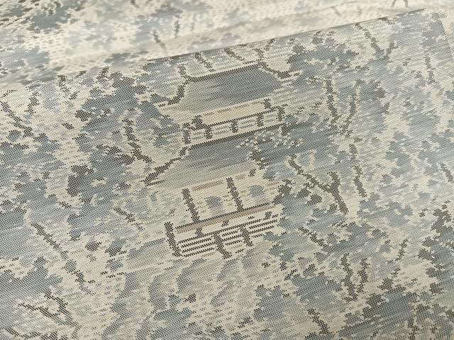 平和屋着物●本場大島紬 白大島 緯総絣 風景樹林文 正絹 逸品 AABF8144ph
