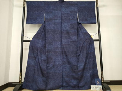 平和屋着物●藍造り国選定無形文化財 藍師・佐藤昭人 小紋 天然阿波藍 霞草花文 認定書付き 正絹 逸品 AABF8170ck