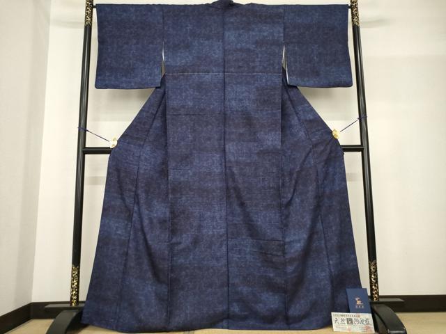 平和屋着物●藍造り国選定無形文化財 藍師・佐藤昭人 小紋 天然阿波藍 霞草花文 認定書付き 正絹 逸品 AABF8170ck