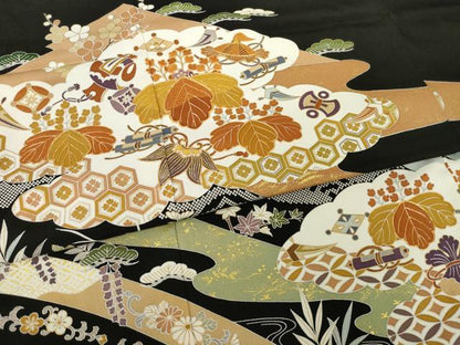 平和屋着物●創業460年・千總　黒留袖　駒刺繍　雲取り吉祥宝尽くし　桐　金彩　高島屋扱い　正絹　逸品　AABF8180ck