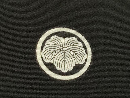 平和屋着物●創業460年・千總　黒留袖　駒刺繍　雲取り吉祥宝尽くし　桐　金彩　高島屋扱い　正絹　逸品　AABF8180ck