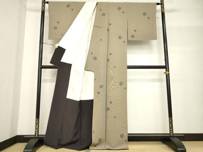 平和屋着物●上質な小紋　雪輪　万筋　黒橡色×薄香色　正絹　逸品　AABF8192ck