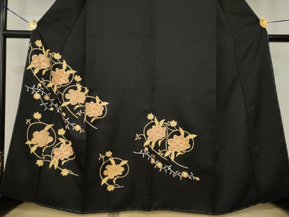 平和屋着物●訪問着　駒刺繍　花唐草文　黒地　金彩　大丸扱い　正絹　逸品　AABF8235ck