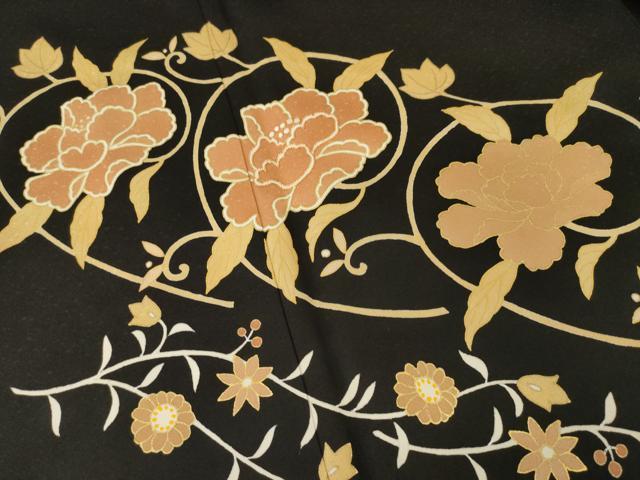 平和屋着物●訪問着　駒刺繍　花唐草文　黒地　金彩　大丸扱い　正絹　逸品　AABF8235ck