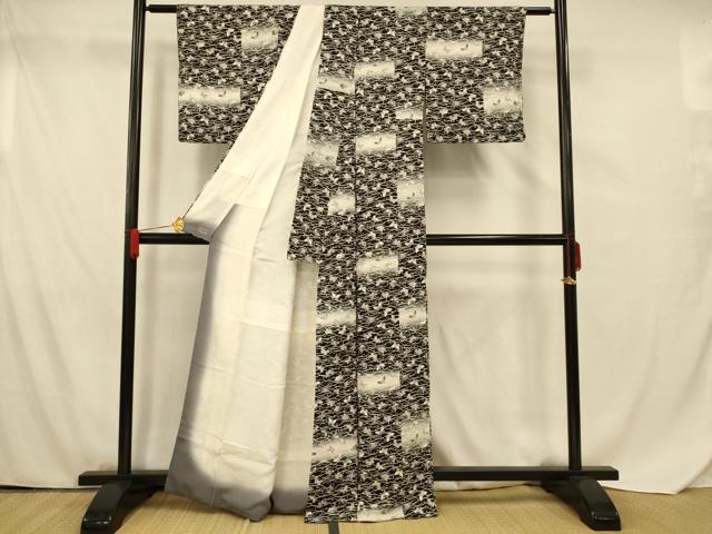 平和屋着物■上質な小紋 芝舞蝶文 暈し染め 黒地 高島屋扱い 正絹 逸品 AABF8380fw