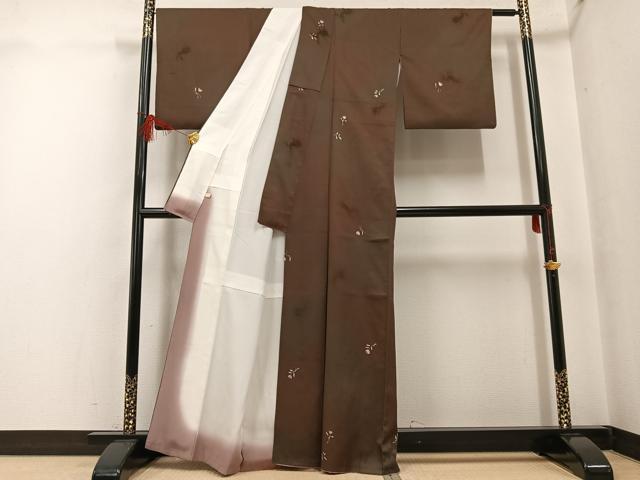 平和屋着物●上質な小紋 お召地 ろうけつ染め うさぎ花文 モール織 暈し染め 正絹 逸品 AABF8751ph