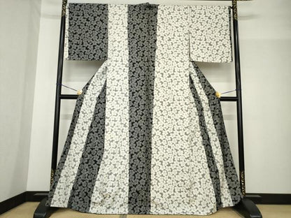 平和屋着物●上質な紬　桜尽くし間道　正絹　逸品　AABF9027ck