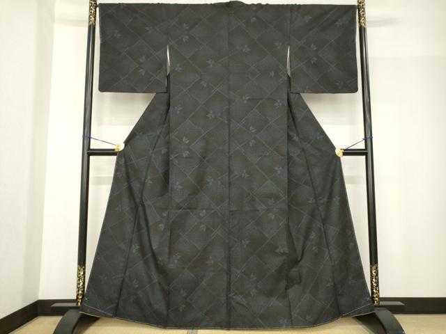 平和屋着物●本場大島紬　南天菱文　黒地　正絹　逸品　AABF9036ck