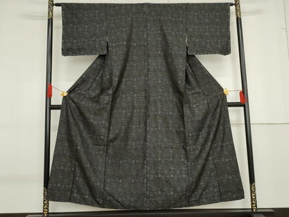 平和屋着物●本場大島紬　花唐草文　黒地　正絹　逸品　AABF9046cs