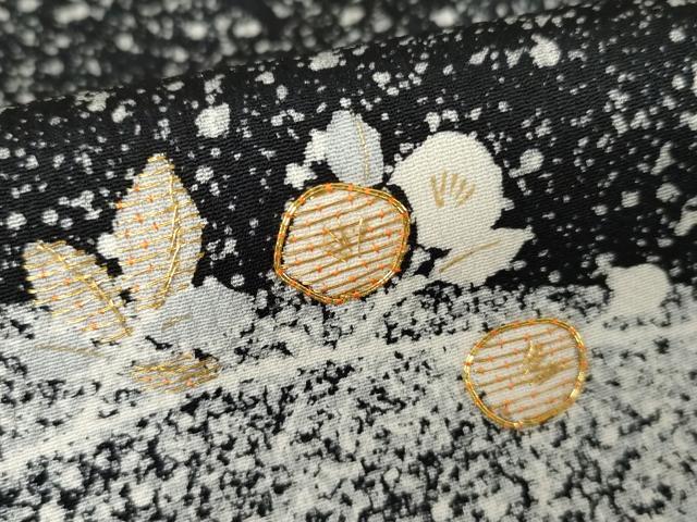 平和屋着物●訪問着　駒刺繍　枝花文　たたき染め　黒地　金彩　正絹　逸品　AABF9048cs