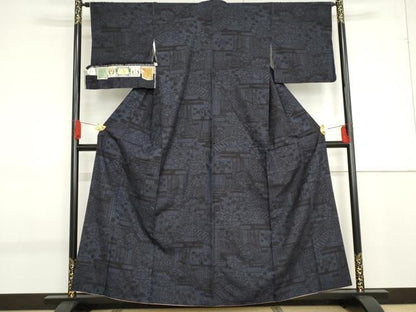 平和屋着物●本場結城紬　重要無形文化財　100亀甲　風景草花文　証紙付き　正絹　逸品　AABF9050cs