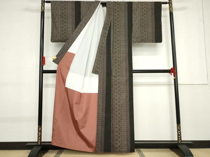 平和屋着物●本場大島紬　純泥染　一元7マルキ　手織り　麻の葉間道　畠山紬工場謹製　正絹　逸品　AABF9051cs