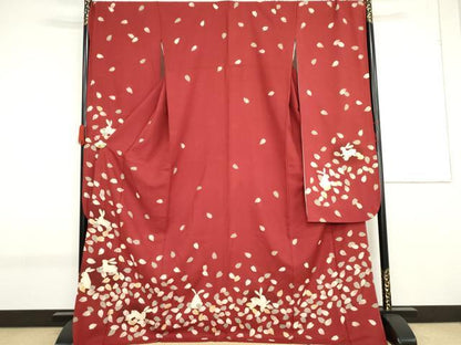 平和屋着物●豪華振袖　舞花に飛び兎　暈し染め　金彩　ロング丈　正絹　逸品　AABF9065cs
