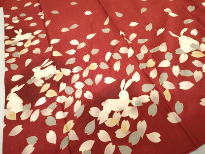 平和屋着物●豪華振袖　舞花に飛び兎　暈し染め　金彩　ロング丈　正絹　逸品　AABF9065cs