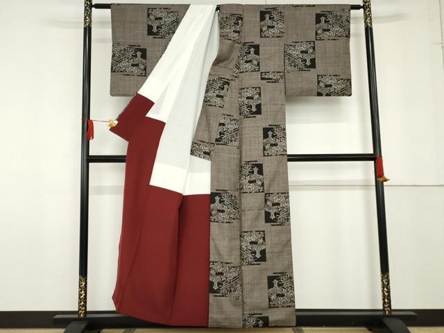 平和屋着物●本場大島紬 泥染め 割込絣 色紙風景文 正絹 逸品 AABF9099cs