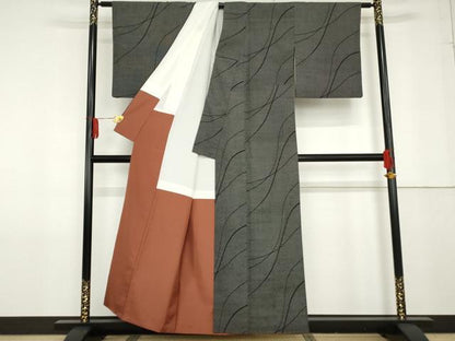 平和屋着物●本塩沢　よろけ縞　黒地　証紙付き　正絹　逸品　AABF9106cs