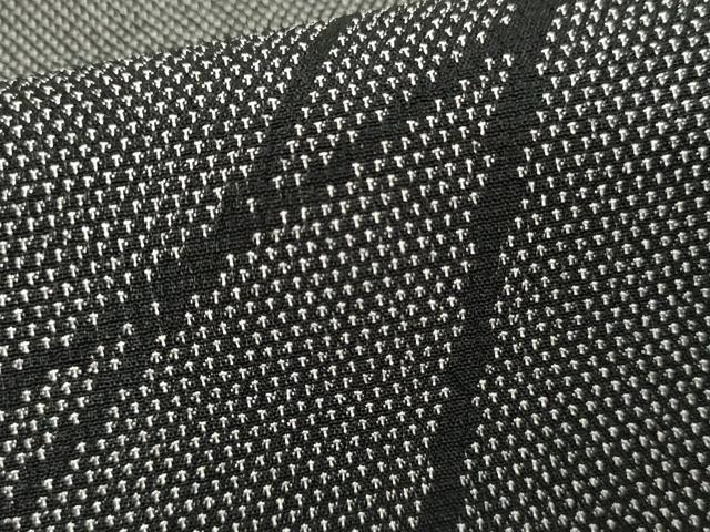 平和屋着物●本塩沢　よろけ縞　黒地　証紙付き　正絹　逸品　AABF9106cs