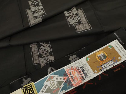 平和屋着物●本場大島紬　手織り　地空き　カタス9マルキ　有栖川文様　黒地　興紬商店謹製　証紙付き　正絹　逸品　未使用　AABF9118cs