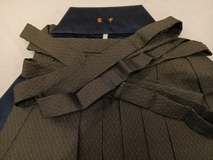 平和屋着物●男性　馬乗り袴　亀甲文　正絹　逸品　AABF9530ph