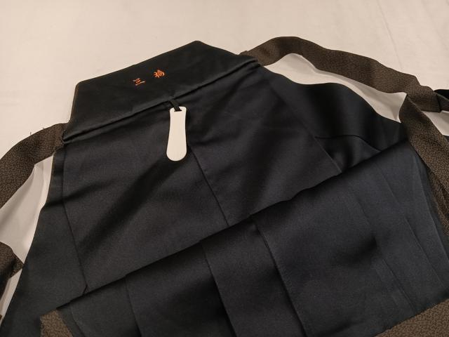 平和屋着物●男性　馬乗り袴　幾何学文様　正絹　逸品　AABF9537ph
