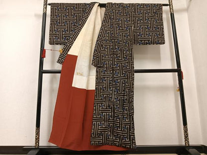 平和屋着物●希少　本場大島紬　龍郷絣　秋名バラ　本場大島紬　紗綾形文　正絹　逸品　AABF9558ph