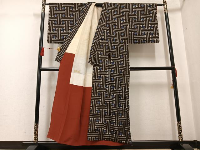 平和屋着物●希少　本場大島紬　龍郷絣　秋名バラ　本場大島紬　紗綾形文　正絹　逸品　AABF9558ph
