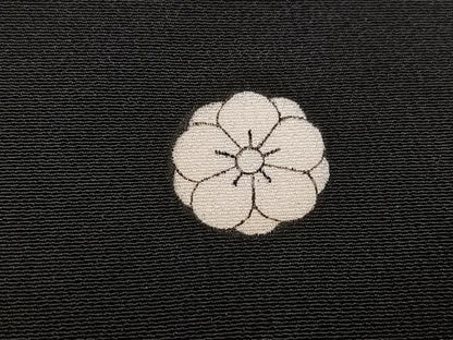 平和屋着物●豪華黒留袖　友禅　刺繍　流水鴛鴦文　金糸　正絹　逸品　AABF9597ph