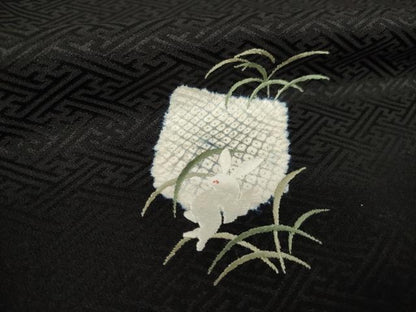 平和屋着物●上質な小紋　絞り　刺繍　兎　芝　黒地　正絹　逸品　AABF9631ck