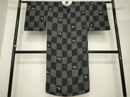 平和屋着物●長襦袢 無双仕立て 市松兎文 芝 黒地 正絹 逸品 AABF9646ck