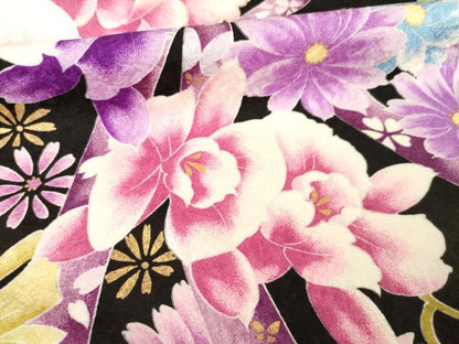 平和屋着物●豪華振袖 刺繍 舞花文 黒地 金彩 正絹 逸品 AABF9654ck
