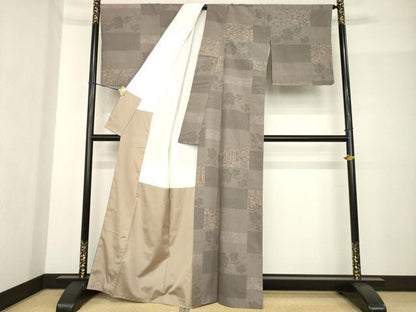 平和屋着物●伝統工芸士　七代目　吉澤与市　紬　100亀甲　段違い更紗花文　証紙付き　正絹　逸品　AABF9664ck