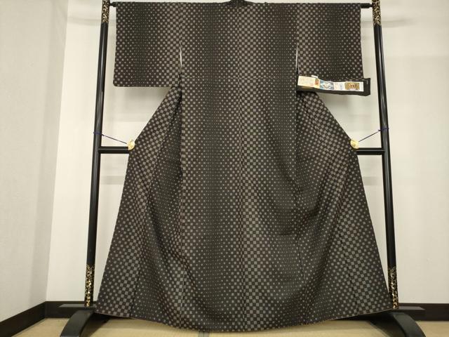 平和屋着物●本場大島紬　純泥染め　手織り　一元7マルキ　市松間道　水間輝利作　証紙付き　正絹　逸品　AABF9668ck