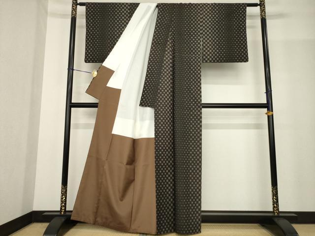 平和屋着物●本場大島紬　純泥染め　手織り　一元7マルキ　市松間道　水間輝利作　証紙付き　正絹　逸品　AABF9668ck