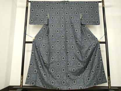 平和屋着物●本場大島紬 割込絣 舞花文 正絹 逸品 AABF9674ck