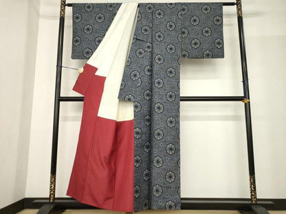 平和屋着物●本場大島紬 割込絣 舞花文 正絹 逸品 AABF9674ck