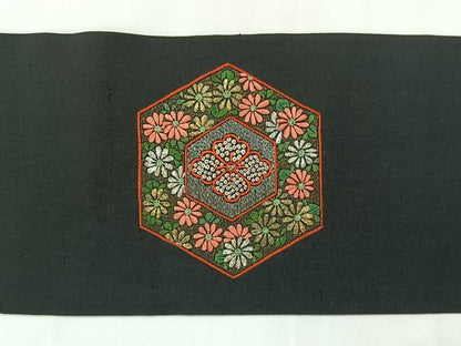 平和屋着物◎八寸名古屋帯　紬地　刺繍　亀甲花文　黒地　金糸　正絹　逸品　AABG0182uk