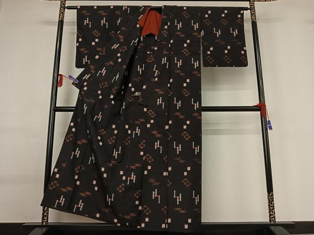 平和屋着物▽上質な紬 単衣 幾何学文様 黒地 正絹 逸品 AABG0244jh