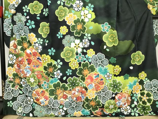 平和屋着物●豪華振袖　舞花文　暈し染め　黒地　洗える着物　未使用　AABG0348cs