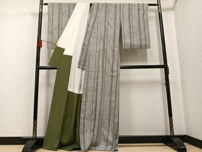 平和屋着物●本場結城紬　重要無形文化財　間道　正絹　逸品　AABG0408ph