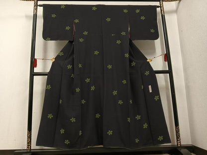 平和屋着物●世界的人形師　辻村寿三郎　ジュサブロー　小紋　夜桜　黒緑色地　正絹　逸品　AABG0467ph
