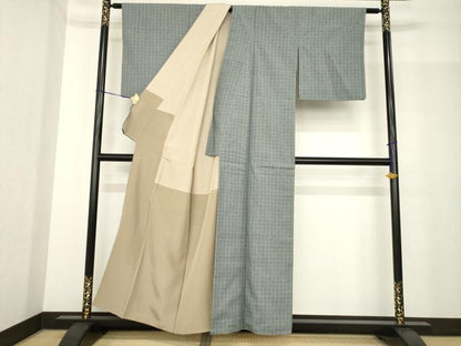 平和屋着物●本場結城紬　重要無形文化財　格子　証紙付き　正絹　逸品　AABG0820ck