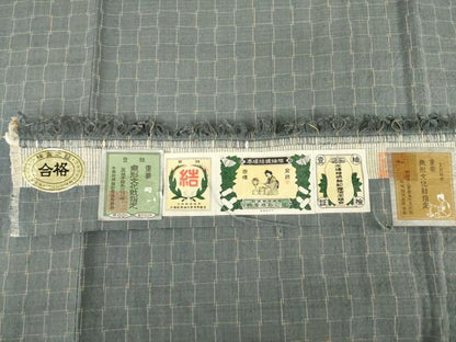 平和屋着物●本場結城紬　重要無形文化財　格子　証紙付き　正絹　逸品　AABG0820ck