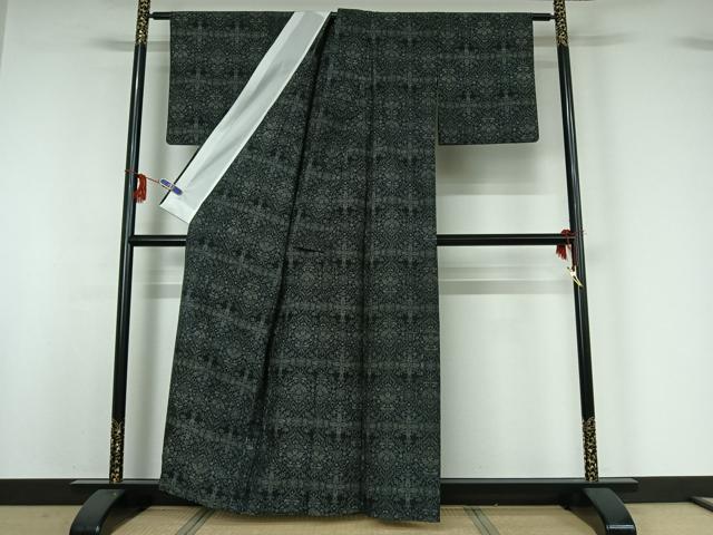 平和屋着物▽本場大島紬 単衣 正倉院花文 黒地 正絹 逸品 AABG0995jh