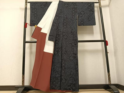 平和屋着物●本場結城紬 重要無形文化財 100亀甲 草花文 正絹 逸品 AABG1059ph