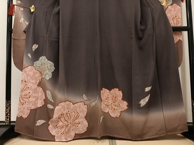 平和屋着物●豪華振袖　舞桜文　暈し染め　金彩　鬼しぼ縮緬　正絹　逸品　未使用　AABG1084ph