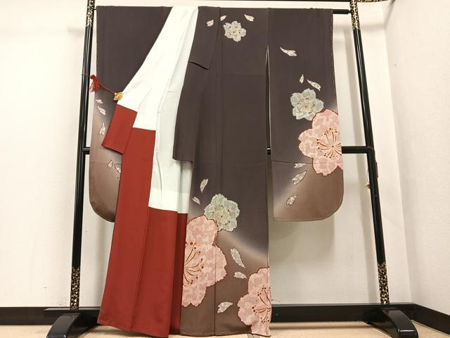 平和屋着物●豪華振袖　舞桜文　暈し染め　金彩　鬼しぼ縮緬　正絹　逸品　未使用　AABG1084ph