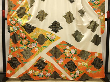 平和屋着物■豪華振袖　駒刺繍　松皮菱花文　金彩　正絹　逸品　AABG1187sx