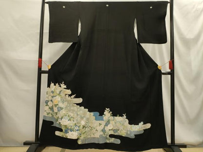 平和屋着物■豪華黒留袖　駒刺繍　霞取孔雀花文　金彩　正絹　逸品　AABG1516sx