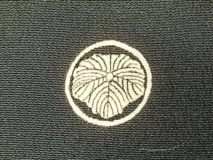 平和屋着物■豪華黒留袖　駒刺繍　花鳥文　金糸　金彩　正絹　逸品　AABG1724fy